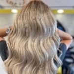 Balayage + feniranje ravno / lokne / talasi - kratka kosa 